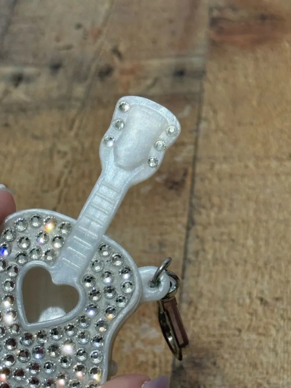 BATH & BODY WORKS GUITAR POCKET BAC HOLDER SOUND MAKING BLING DIAMOND